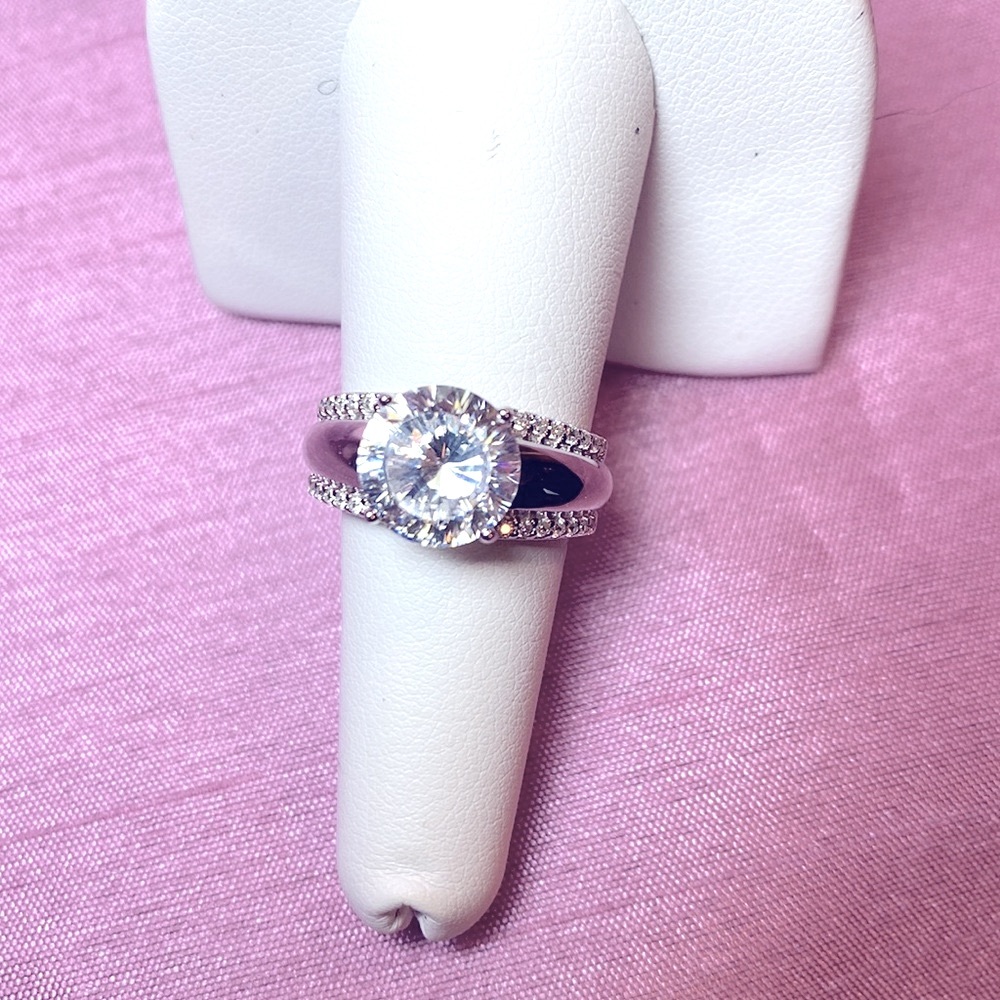Bella Luce Dillenium Cut Diamond Simulant Ring